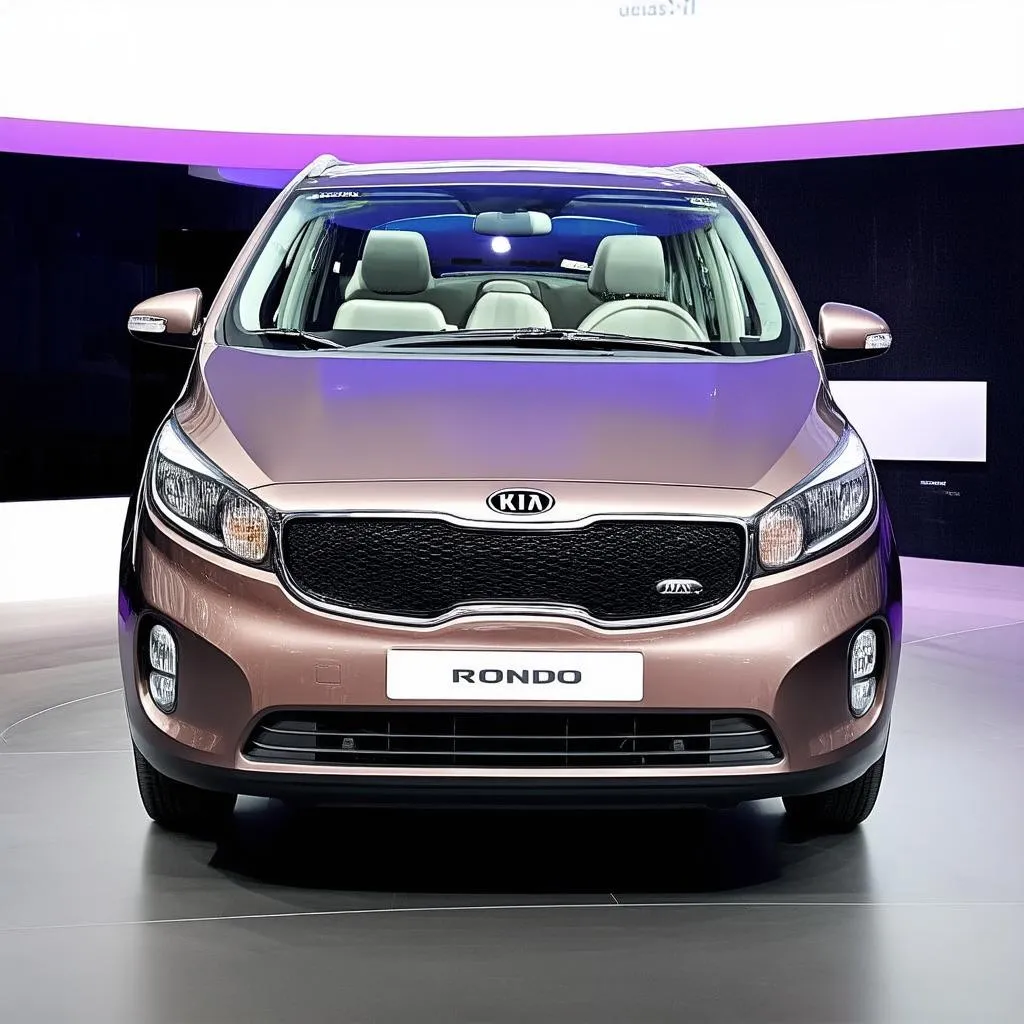 Kia Rondo được trưng bày tại Showroom