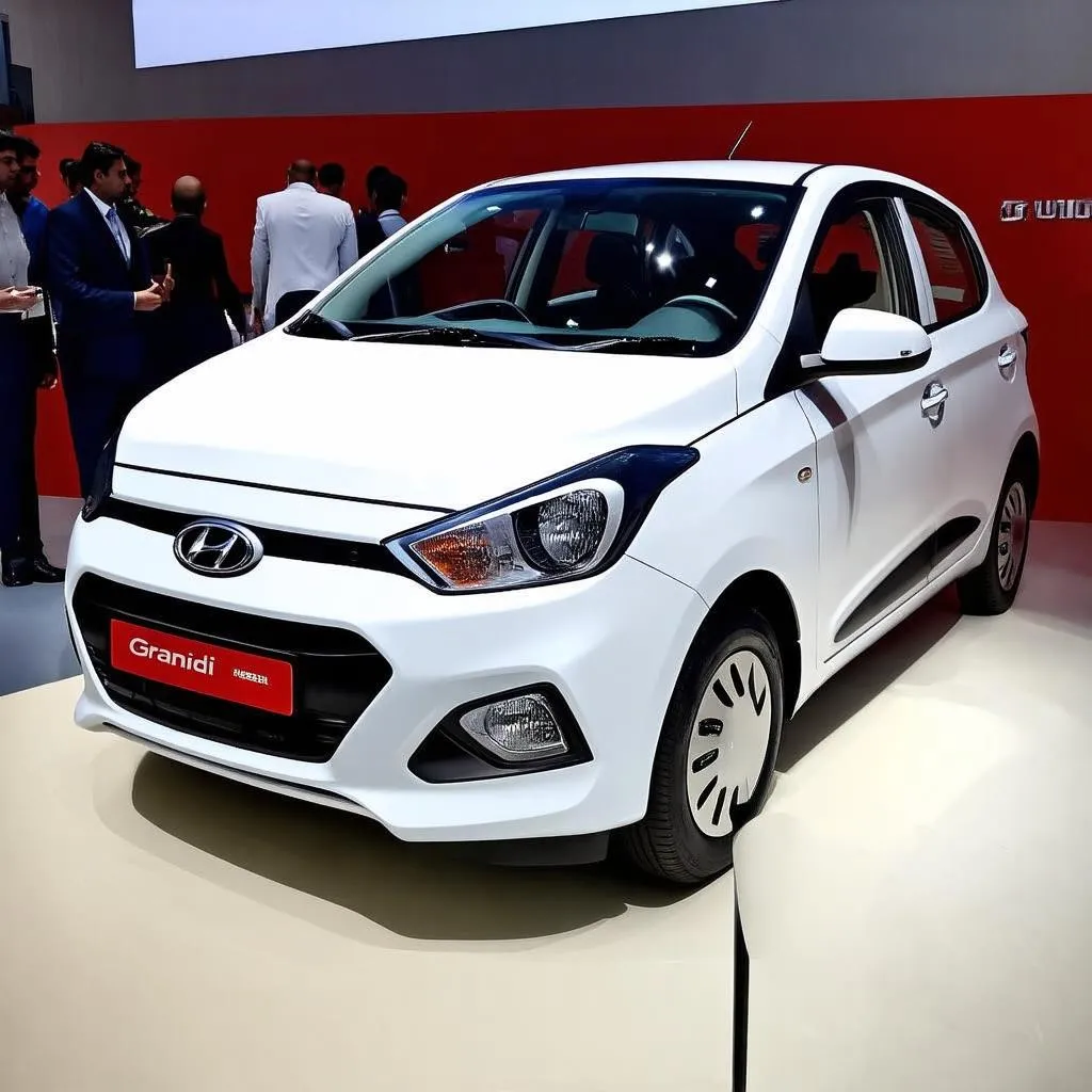 Hyundai Grand i10 màu trắng