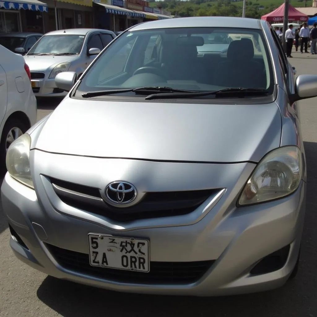 Toyota Vios cũ màu bạc