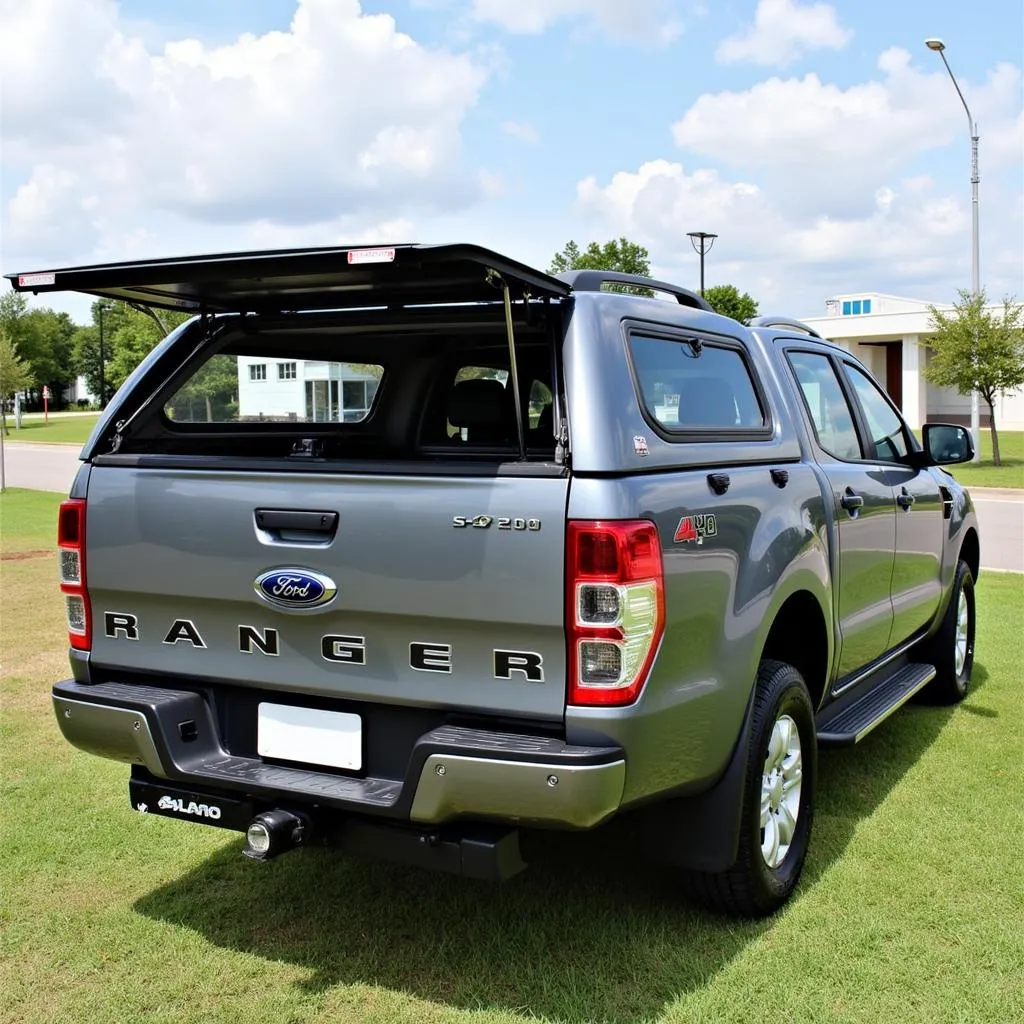 Nắp thùng bạt xe bán tải Ford Ranger